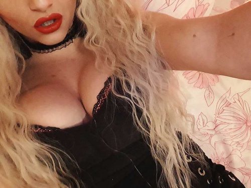 Eve Gelen Öğrenci Anadolu Yakası Escort Manolya